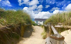 Stunning Beach House - Ewyn Gwyn